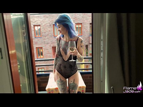 ❤️ Sjajna djevojka sisa gutljajem i strastveno jebe pod otvorenim nebom ❌ Porno na bs.pornpk.ru ❌️❤